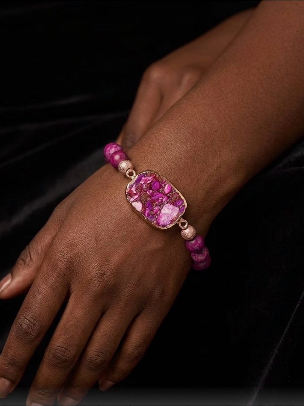 New with tag Magenta/Purple Stone Bead Bracelet with gold accents